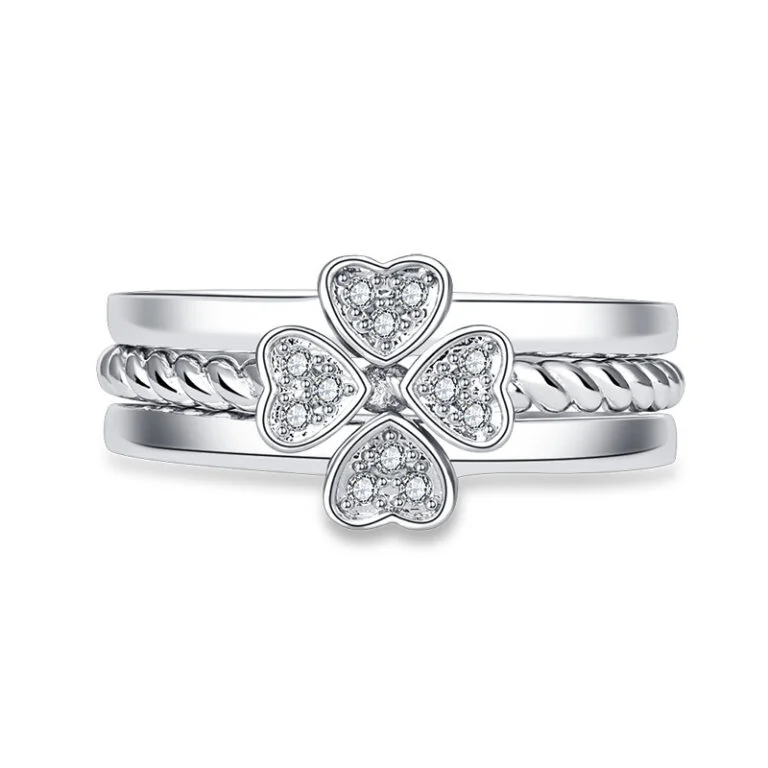 Four leaf clover ring